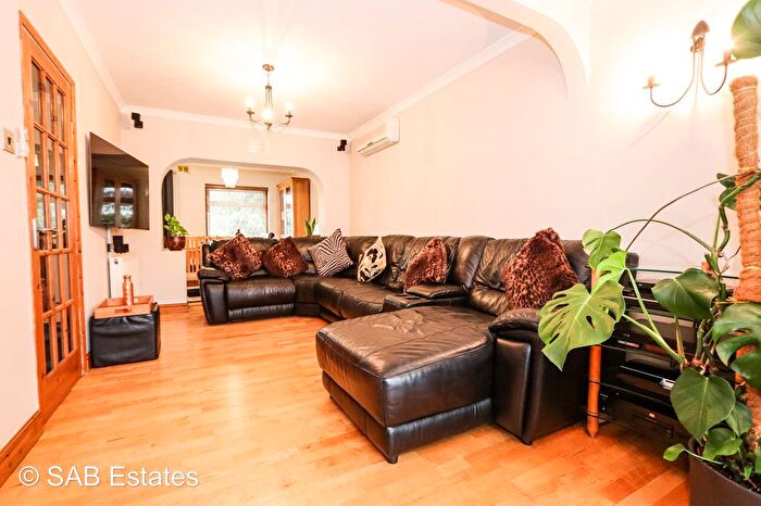 5 Bedroom Terraced House To Rent In Allenby Road, Southall, UB1