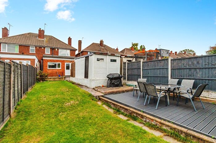 3 Bedroom Semi-Detached House For Sale In Raeburn Road, Birmingham, West Midlands, B43
