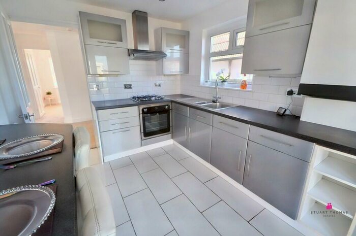 3 Bedroom Chalet To Rent In Stanley Road, Benfleet, Essex, SS7