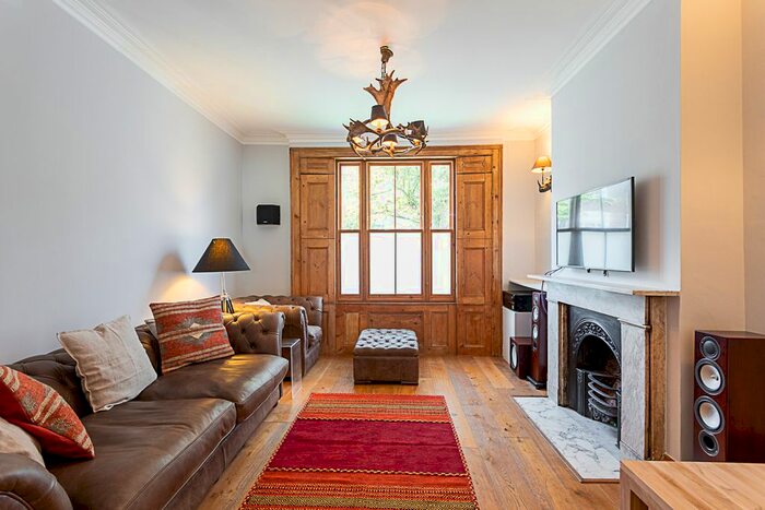 3 Bedroom Town House To Rent In Alma Street, London, NW5