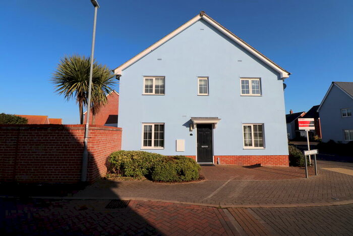 3 Bedroom Semi-Detached House To Rent In Cleave Close, Clacton-on-Sea, CO16