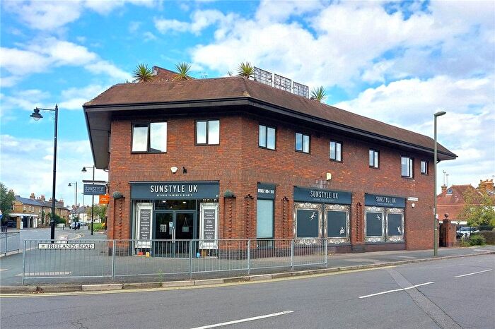 2 Bedroom Flat For Sale In Freelands Road, Cobham, Surrey, Surrey, KT11