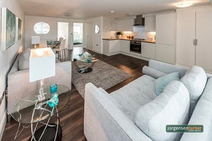 2 Bedroom Flat To Rent In Brondesbury Road, London, NW6