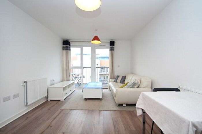 2 Bedroom Flat To Rent In Whitestone Way, Croydon, CR0