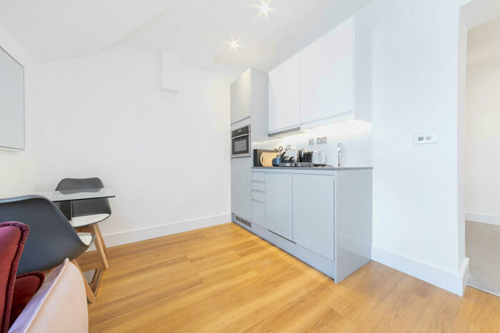 Apartment To Rent In Atria House, Bath Road, Slough, London, SL1