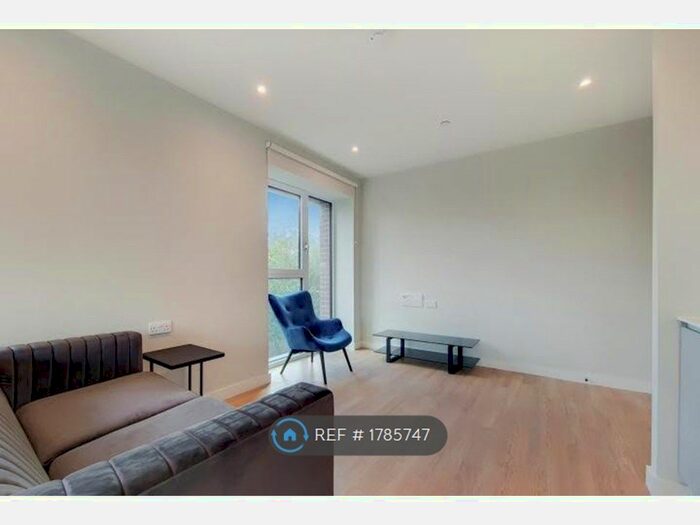 2 Bedroom Flat To Rent In Windlass Apartments, London, N17