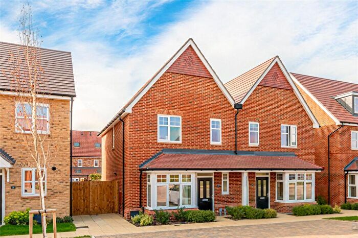 3 Bedroom Terraced House For Sale In The Honeysuckle, Wallingford, Oxfordshire, OX10