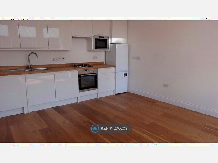 1 Bedroom Flat To Rent In Acre Road, Kingston Upon Thames, KT2
