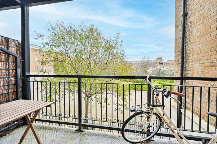 2 Bedroom Flat To Rent In Shaftesbury Court, Borough, London, SE1