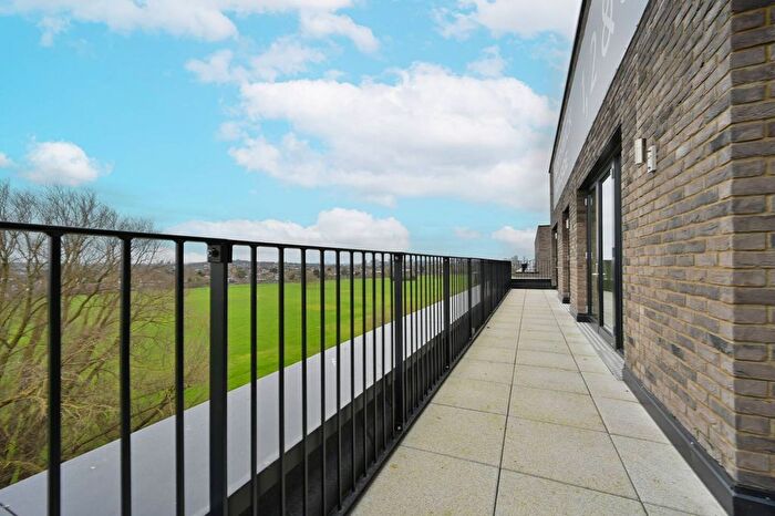 2 Bedroom Flat For Sale In Northwick Parkside, Harrow, HA1