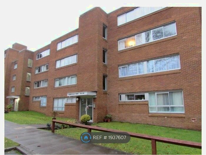 2 Bedroom Flat To Rent In Homefield Park, Sutton, SM1