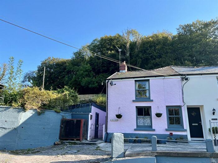 2 Bedroom Cottage For Sale In Tanygraig, Llandybie, Ammanford, SA18