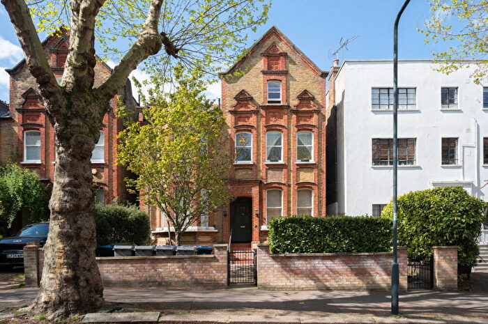 2 Bedroom Flat For Sale In Christchurch Avenue, NW6