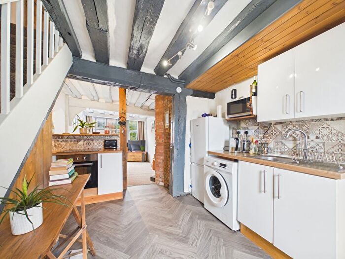 2 Bedroom Flat To Rent In Church Street, Tewkesbury, Gloucestershire, GL20