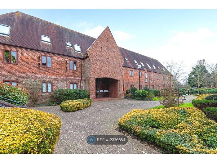 2 Bedroom Flat To Rent In Grove Court, Little Paxton, St. Neots, PE19