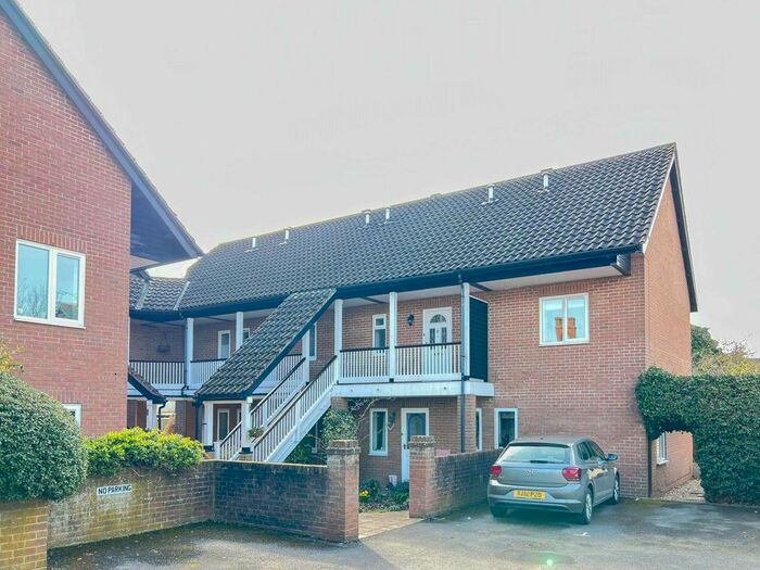 2 Bedroom Flat To Rent In Weedon Court, Wallingford, OX10