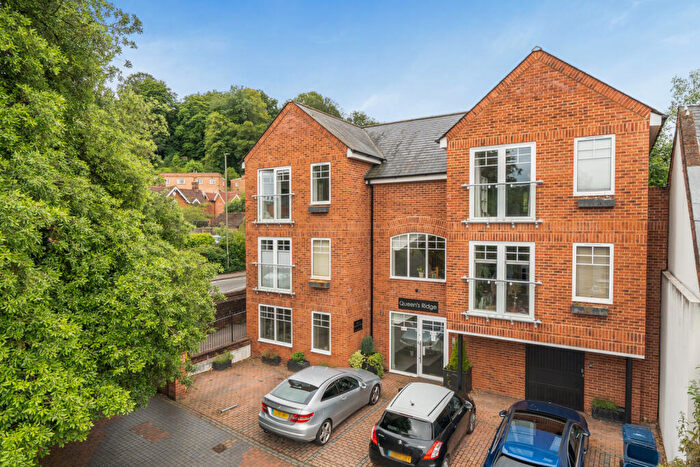 2 Bedroom Apartment For Sale In Queens Ridge, Queen Street, Godalming, GU7