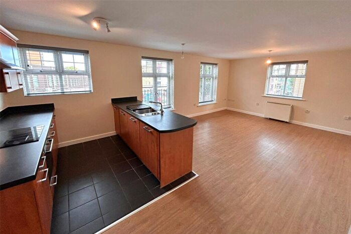 2 Bedroom Flat For Sale In Frederick Street, Aldershot, Hampshire, GU11