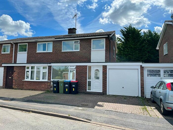 3 Bedroom Semi-Detached House To Rent In St Margarets Close, Newport Pagnell, MK16