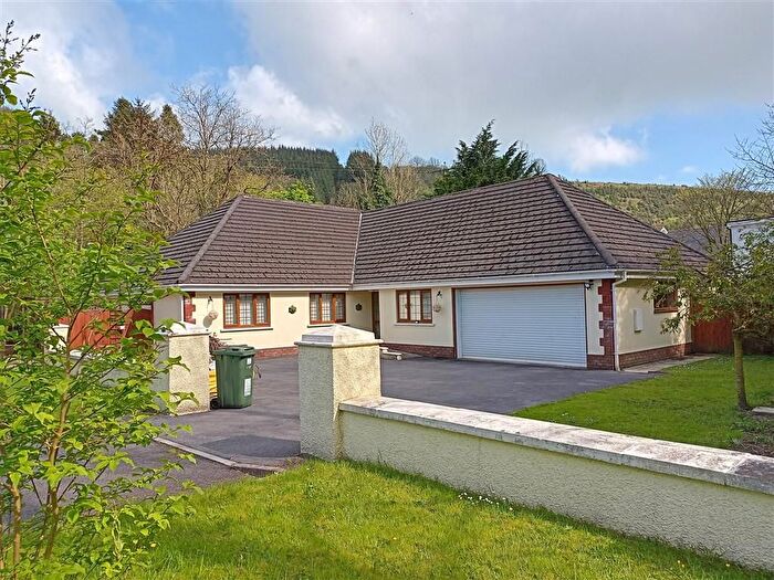 5 Bedroom Detached Bungalow For Sale In Belle Vue Close, Cwmduad, Carmarthen, Carmarathenshire, SA33