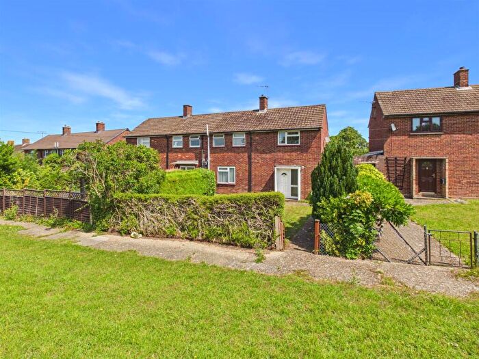 3 Bedroom Semi-Detached House For Sale In Churchill Avenue, Aylesbury, Buckinghamshire, HP21