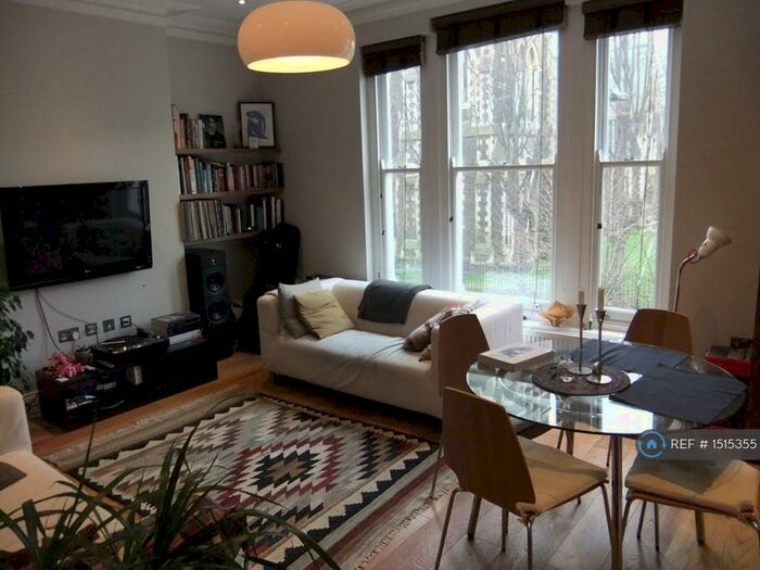 2 Bedroom Flat To Rent In St. Mark's Rise, London, E8