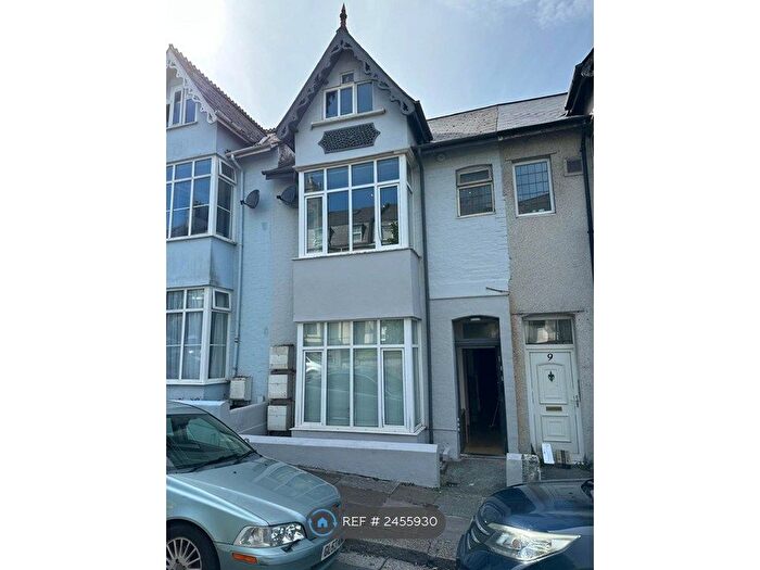 2 Bedroom Flat To Rent In Rochester Road, Plymouth, PL4