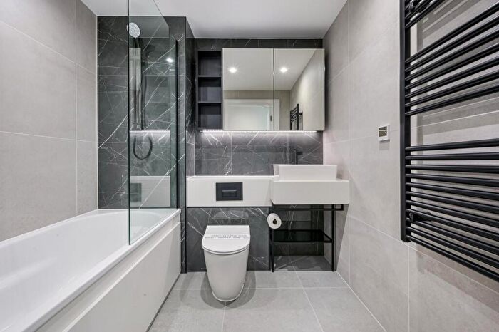 2 Bedroom Apartment To Rent In Emperor Point, Woodberry Down, London, N4