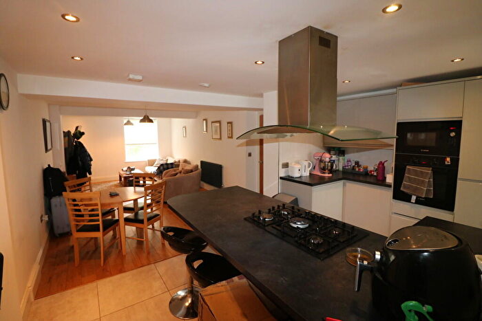 2 Bedroom Apartment To Rent In Apartment The Academy, - George Street, HU1