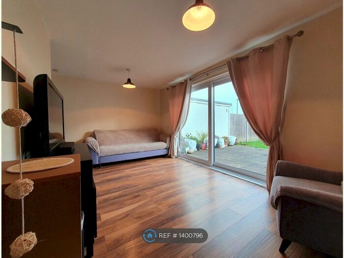 3 Bedroom Terraced House To Rent In Archer Road, Stevenage, SG1