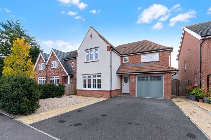 4 Bedroom Detached House For Sale In Vale View, Shaftesbury, SP7