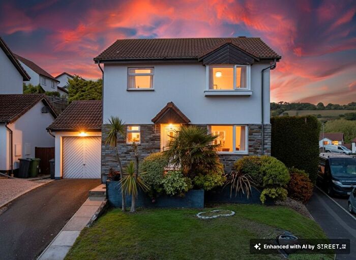 3 Bedroom Detached House For Sale In Sawyer Drive, Teignmouth, TQ14