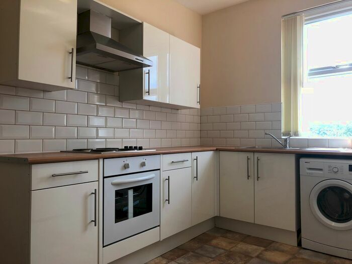 1 Bedroom Flat To Rent In Machon Bank, Sheffield, S7
