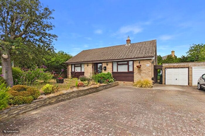 3 Bedroom Bungalow For Sale In Mill Road, Little Stukeley, Huntingdon, Cambridgeshire, PE28