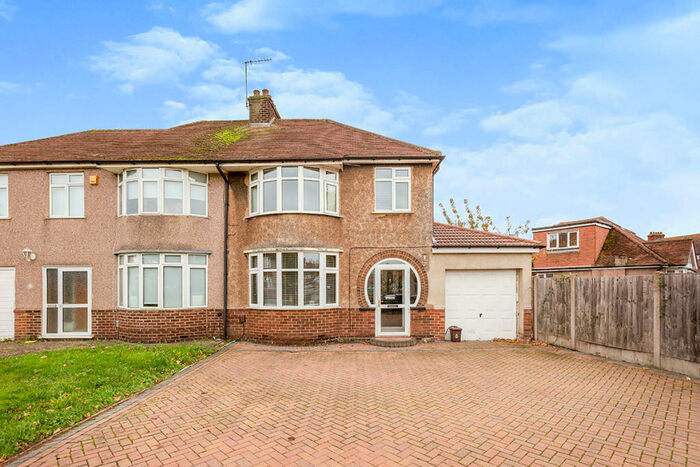 3 Bedroom Semi-Detached House To Rent In Heversham Road, Bexleyheath, DA7