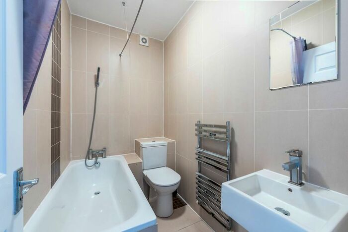 1 Bedroom Flat To Rent In Strutton Ground, Westminster, London, SW1P