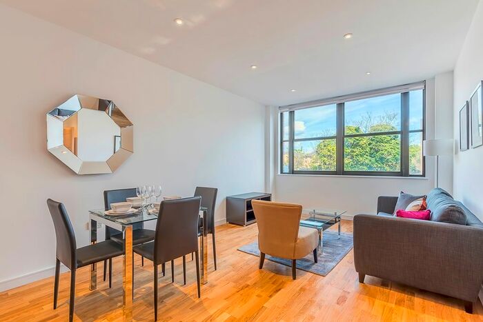 2 Bedroom Flat To Rent In Scimitar House, Eastern Road, Romford, Essex, RM1