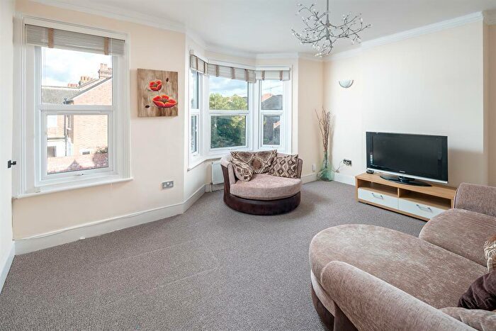 2 Bedroom Flat To Rent In Gloucester Road, London, N17