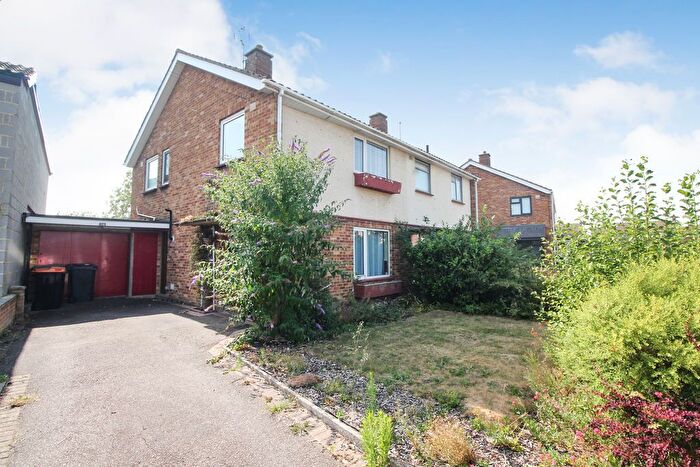 3 Bedroom Semi-Detached House For Sale In Putnoe Heights, Bedford, MK41