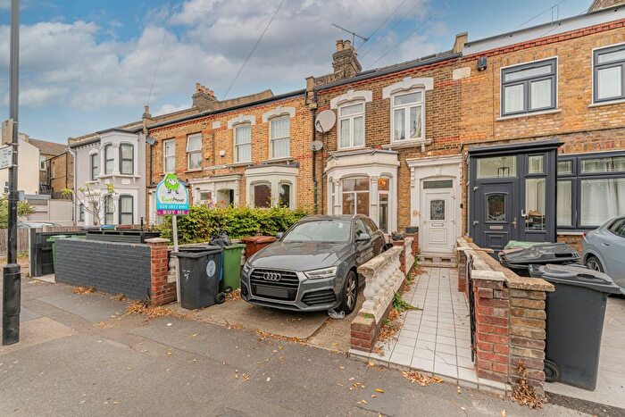 4 Bedroom Terraced House For Sale In Borthwick Road, London, E15