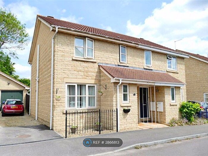 3 Bedroom Semi-Detached House To Rent In Meadowsweet Drive, Calne, SN11