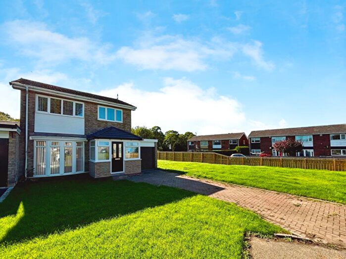 3 Bedroom Detached House For Sale In The Paddock, Killingworth, Newcastle Upon Tyne, NE12