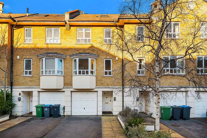 4 Bedroom Town House To Rent In Samuel Gray Gardens, Kingston Upon Thames, KT2