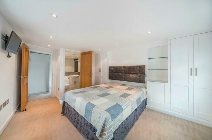 2 Bedroom End Of Terrace House For Sale In Castle Street, Castle Street, Guildford, Surrey, GU1