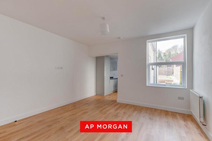 5 Bedroom End Of Terrace House To Rent In Prospect Road North, Lakeside, Redditch, B98