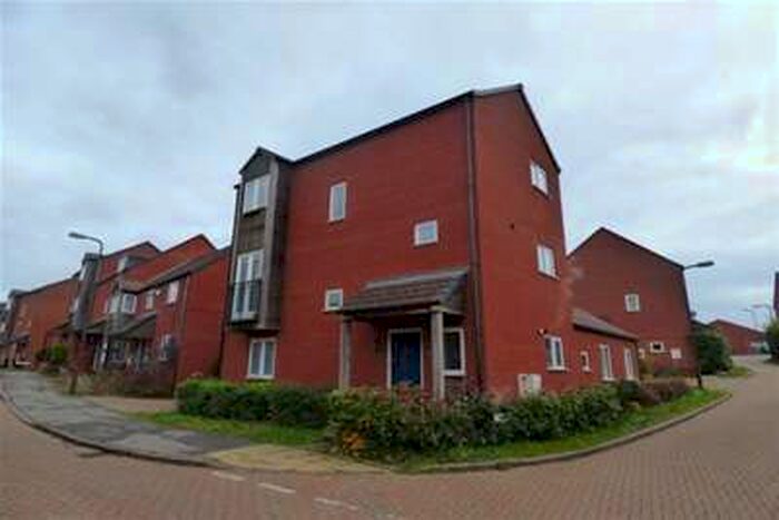 4 Bedroom House To Rent In Turneys Drive, Wolverton Mill, MK12