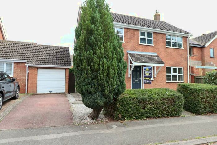 4 Bedroom House To Rent In Hadrians Drive, Bancroft, Milton Keynes, MK13