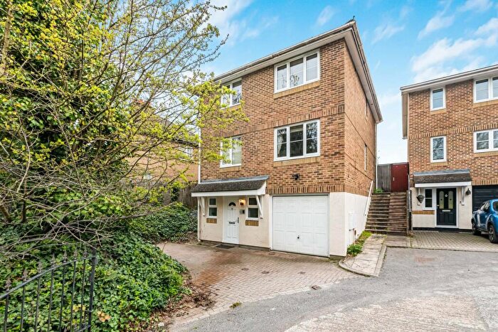 5 Bedroom Detached House For Sale In Beacon Place, Hilliers Lane, Croydon, CR0