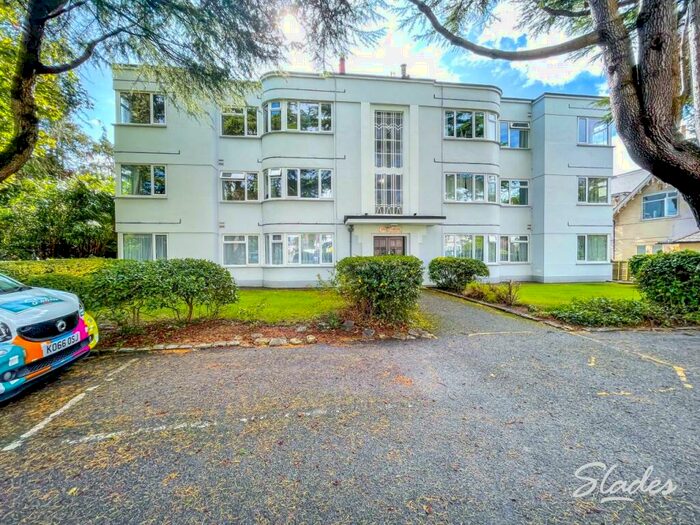 2 Bedroom Flat To Rent In - Christchurch Road, Bournemouth, Dorset, BH1