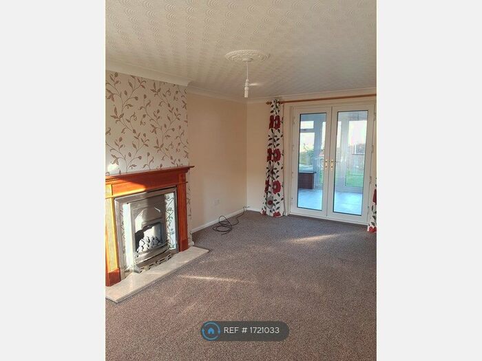 3 Bedroom Semi-Detached House To Rent In Salisbury Drive, Waltham, Grimsby, DN37